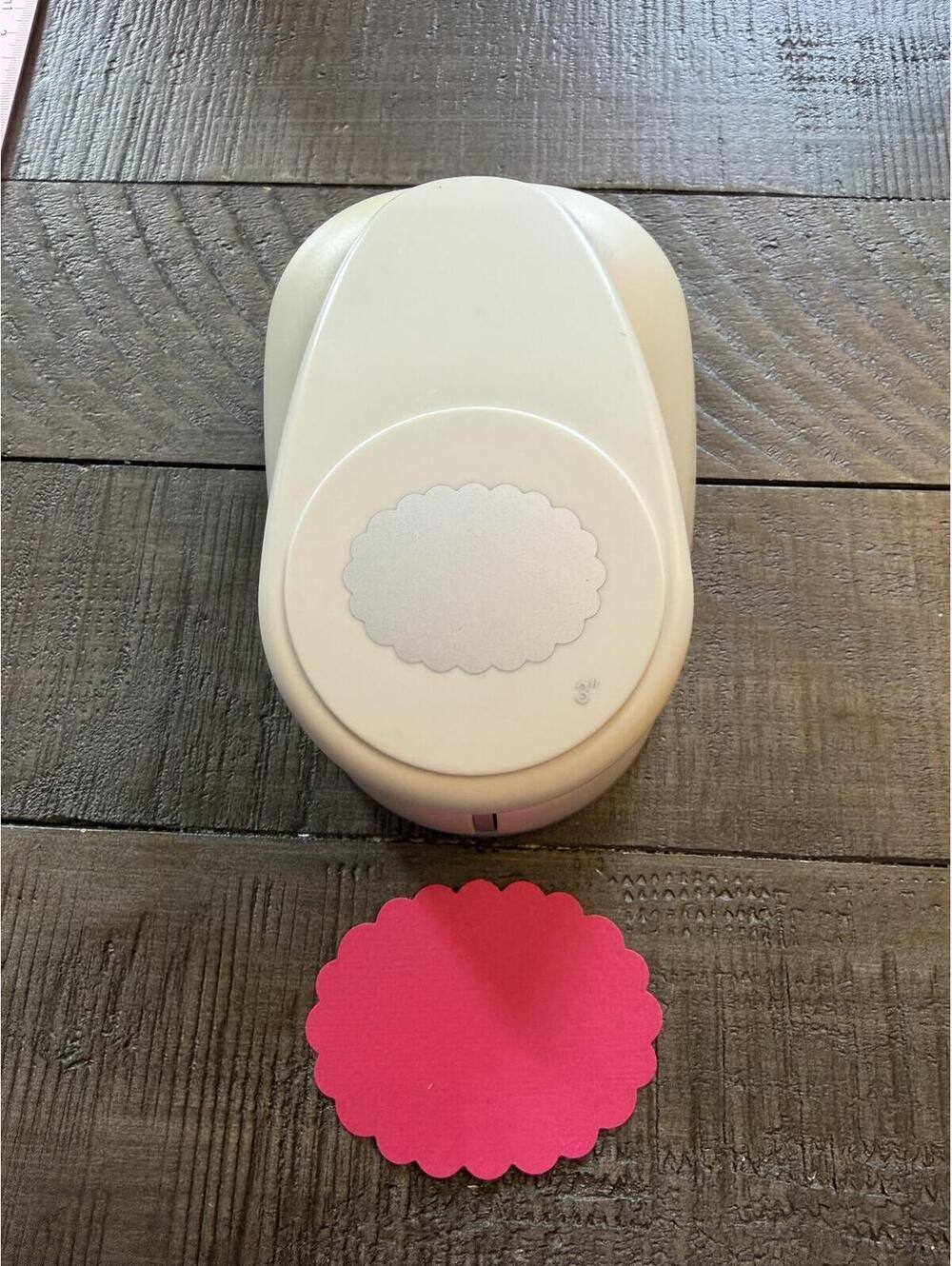 The Paper Studio 3 inch scalloped oval shape punch
